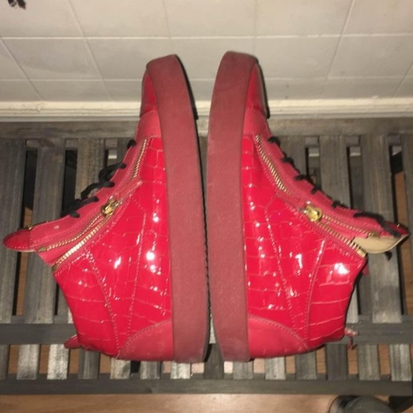 Selling these Giuseppes shoes for da low there are 100 % real 300$ or 250$ - Picture 2 of 4